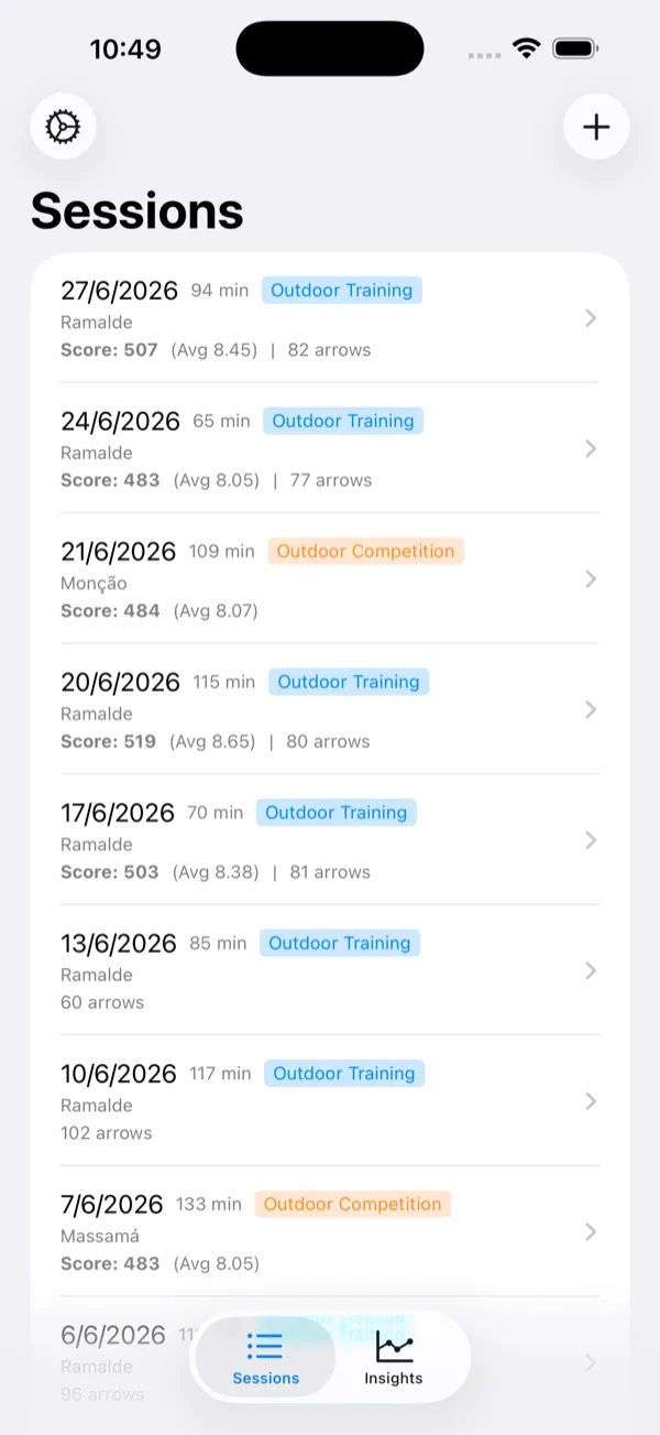 Sessions list showing outdoor training and competition entries with date, duration, venue, score, average and arrow count.